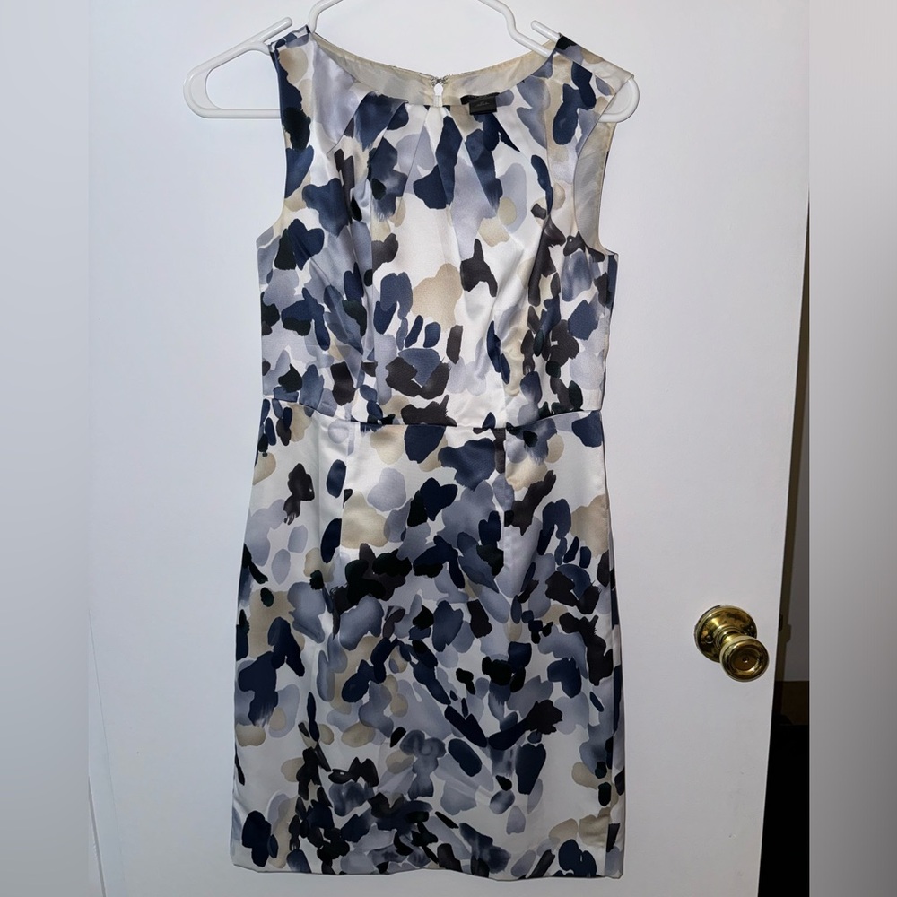 Beautiful floral Ann Taylor dress, 2p or 4p